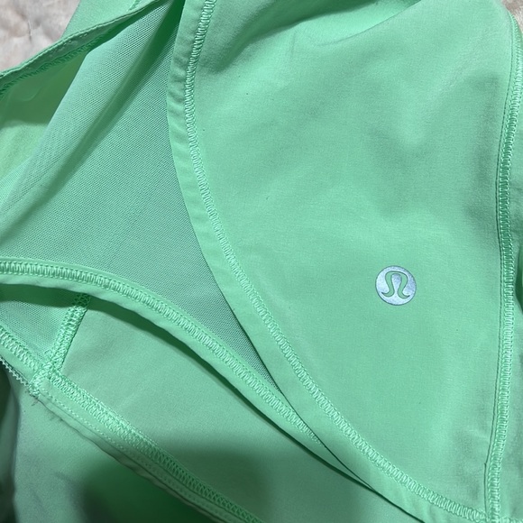 Lululemon Attack The Track Short size 2 color: Citra Lime - Picture 4 of 10